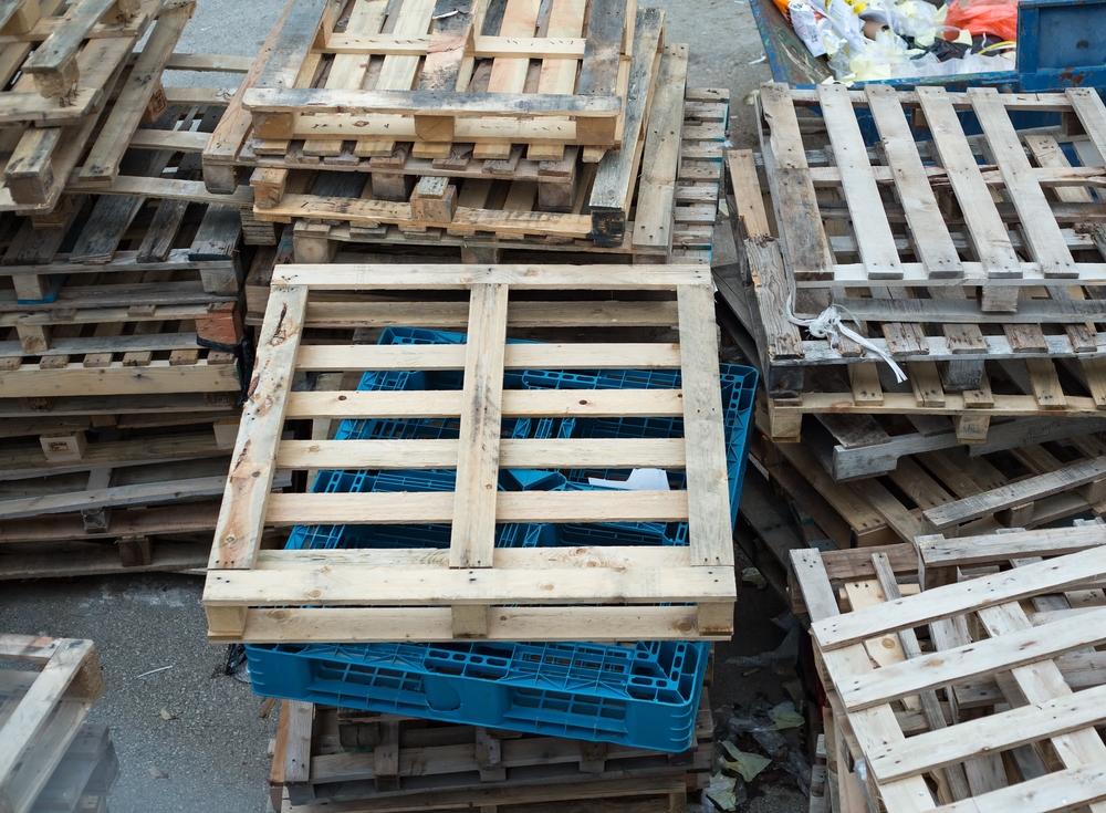 What are the benefits of scheduling regular pallet collections?