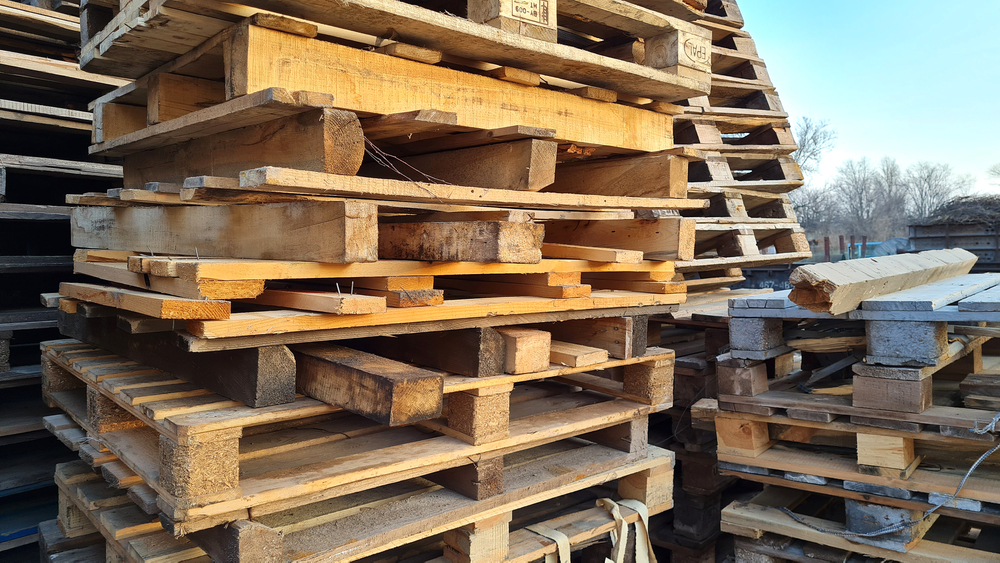 Where can you find the best deals on used timber pallets?