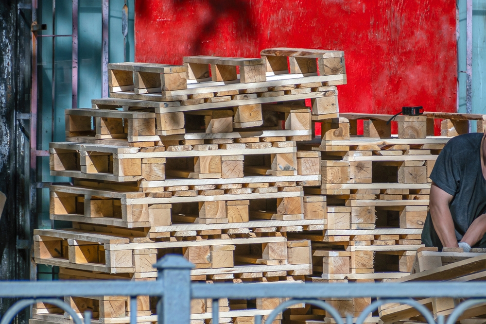 Where to find used timber pallets